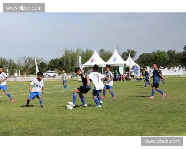 疫情阴霾下依然滚动的绿茵梦世界足球联赛的坚持与希望